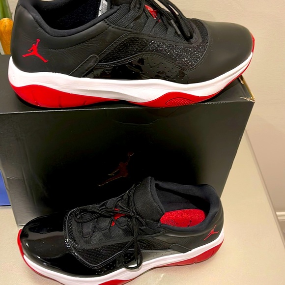 Basket ball Jordan shoes - Picture 1 of 1